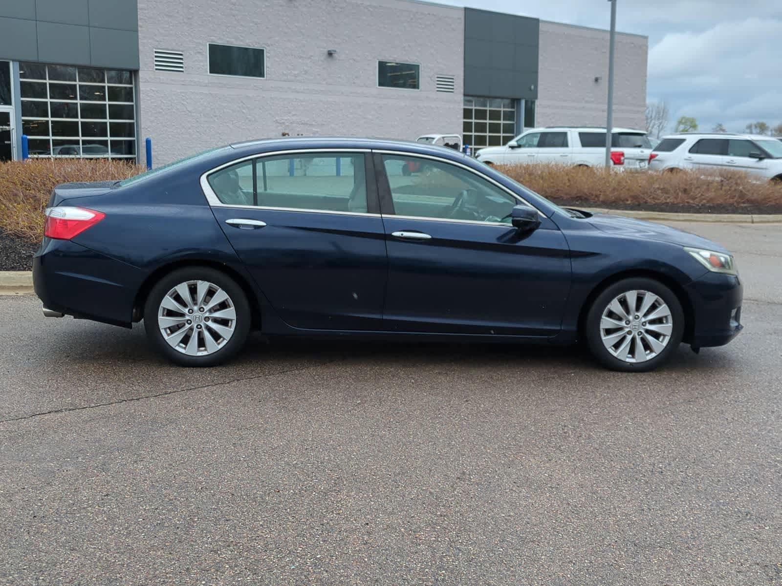 Used 2015 Honda Accord EX image 9