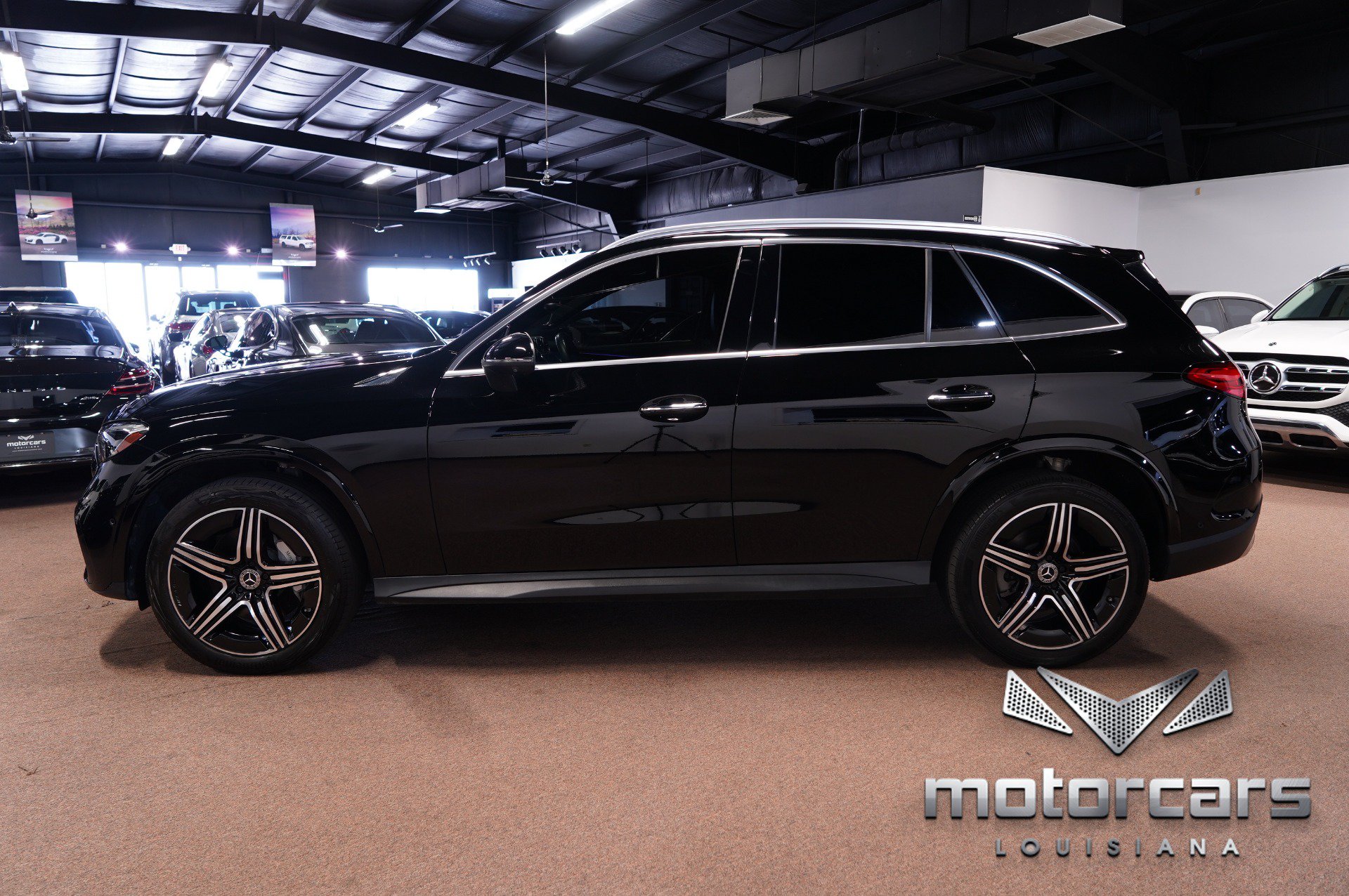 Used 2023 Mercedes-Benz GLC 300 w/ AMG Line image 4