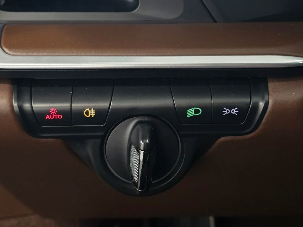 Certified 2022 Porsche 911 Turbo image 37