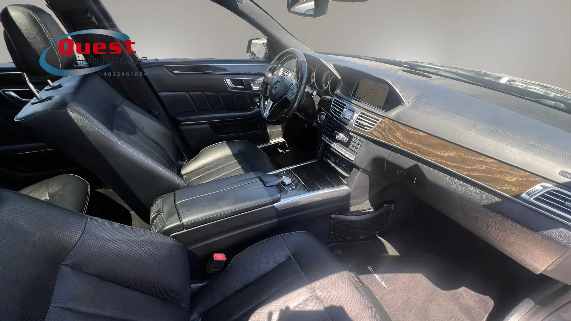 Used 2015 Mercedes-Benz E 400 Sedan w/ Driver Assistance Package image 17