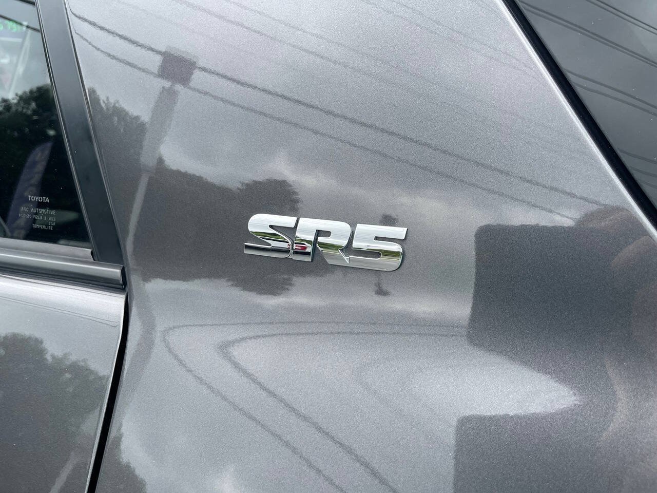 Used 2017 Toyota 4Runner SR5 AWD/4WD image 13