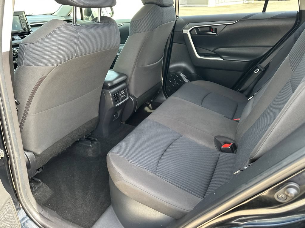 Used 2020 Toyota RAV4 LE AWD/4WD image 13
