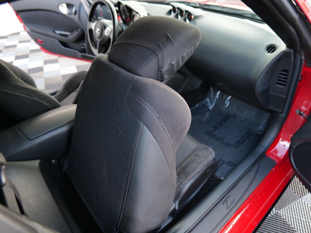 Used 2017 Nissan 370Z Coupe RWD image 43
