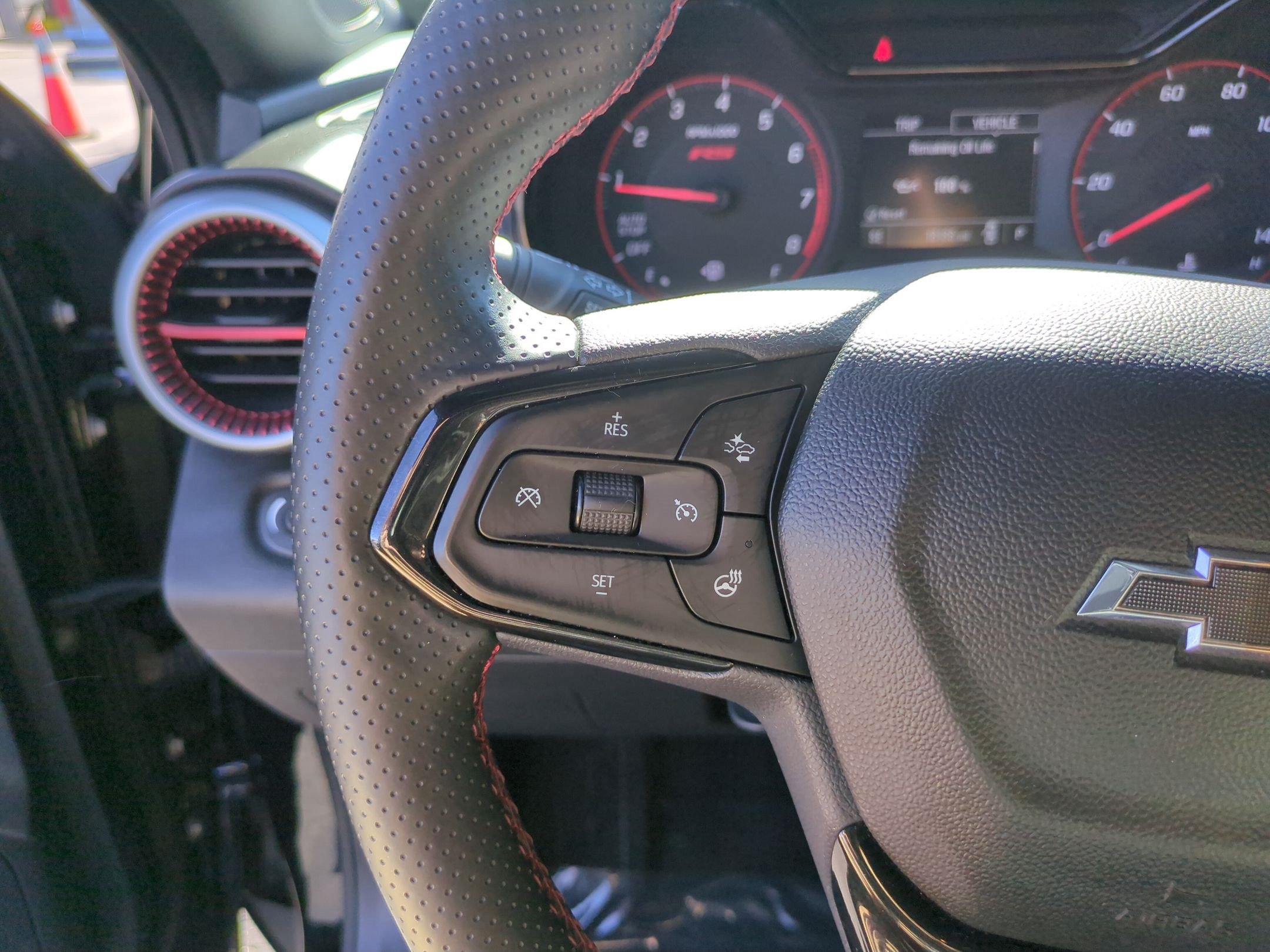 Used 2024 Chevrolet Trax RS w/ Driver Confidence Package FWD image 17