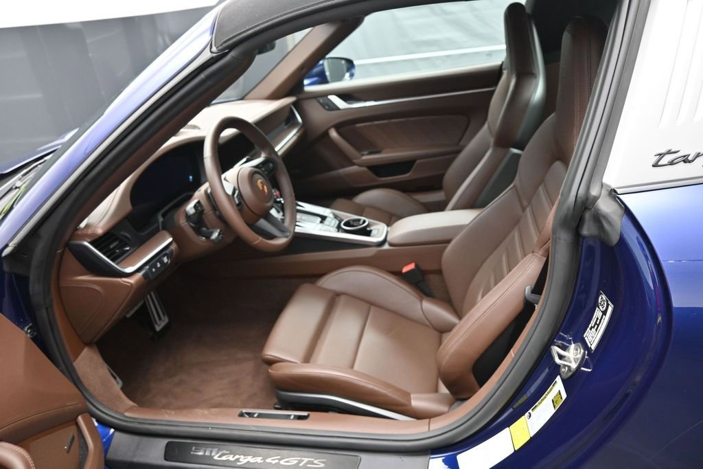 Certified 2025 Porsche 911 Targa 4 GTS AWD/4WD image 4