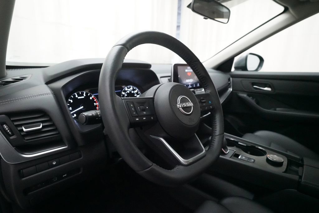 Certified 2024 Nissan Rogue SV w/ SV Premium Package image 7