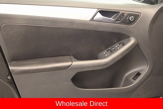 Used 2013 Volkswagen Jetta SE FWD image 8