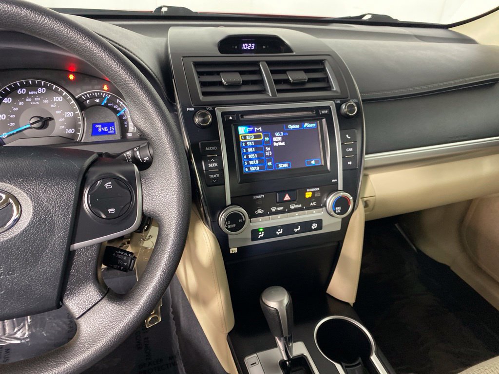 Used 2013 Toyota Camry LE FWD image 16