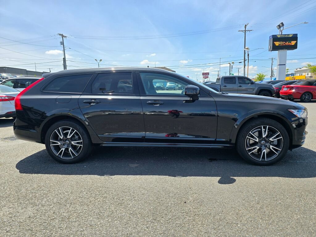 Used 2017 Volvo V90 T6 Cross Country AWD/4WD image 5