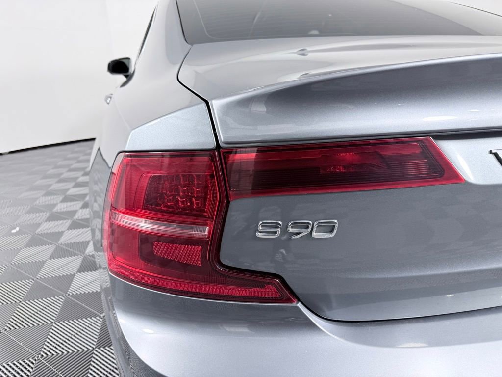Used 2019 Volvo S90 T6 Momentum image 30