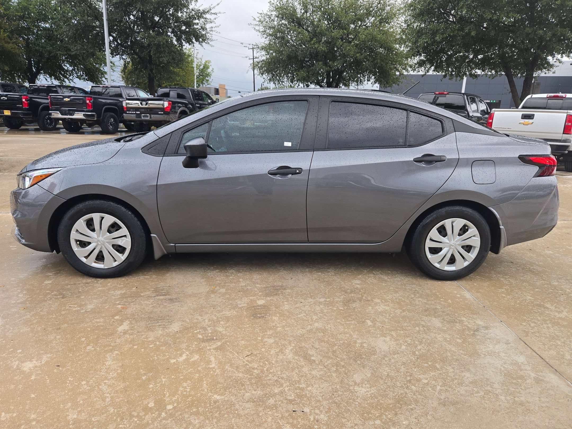 Used 2021 Nissan Versa S FWD image 6