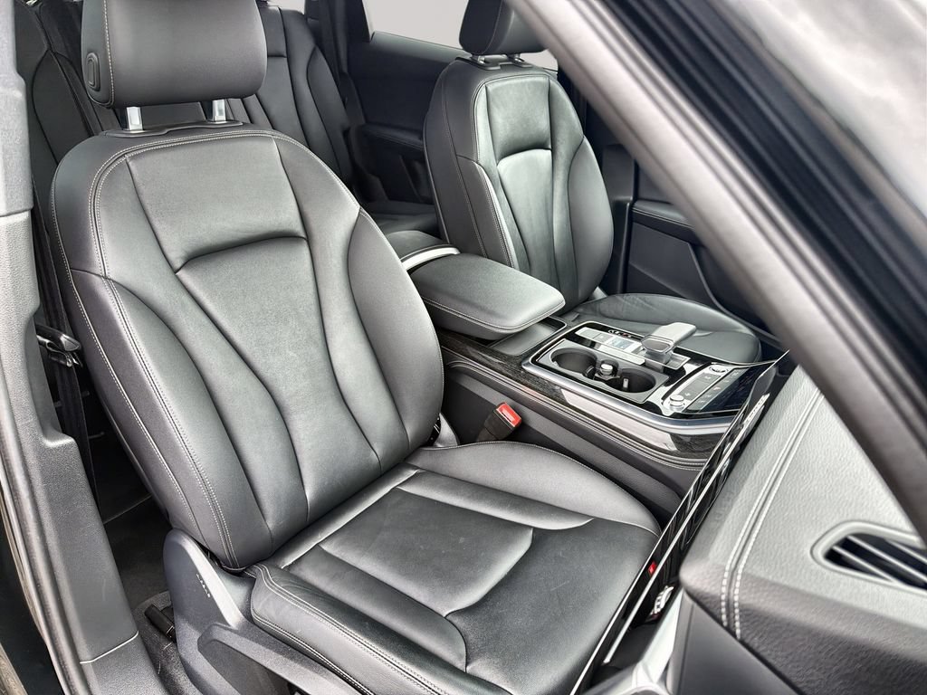 Used 2025 Audi Q7 3.0T Premium Plus AWD/4WD image 27