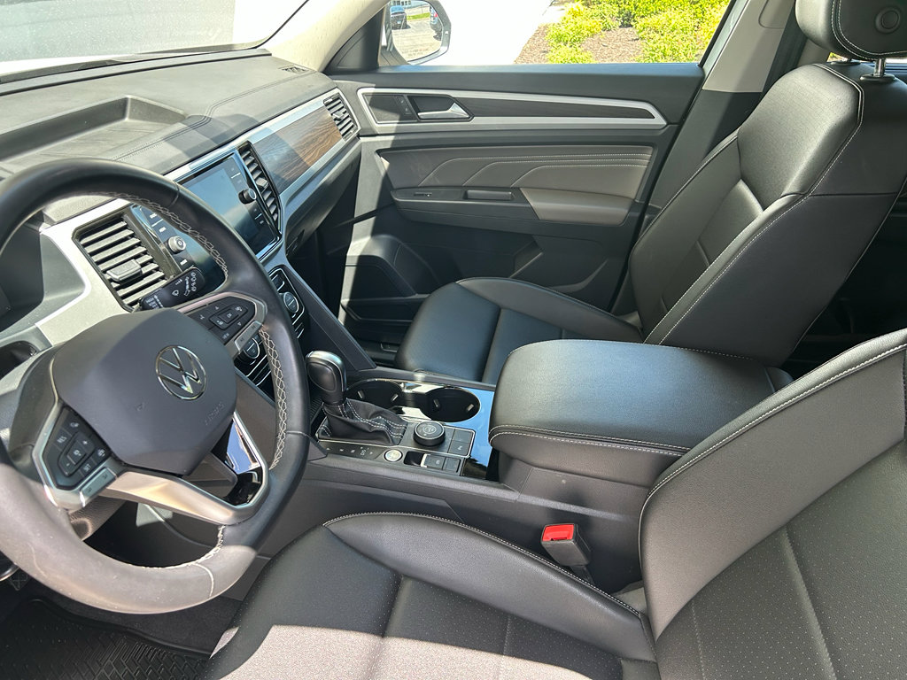 Used 2023 Volkswagen Atlas SE w/ Black Wheel Package AWD/4WD image 9