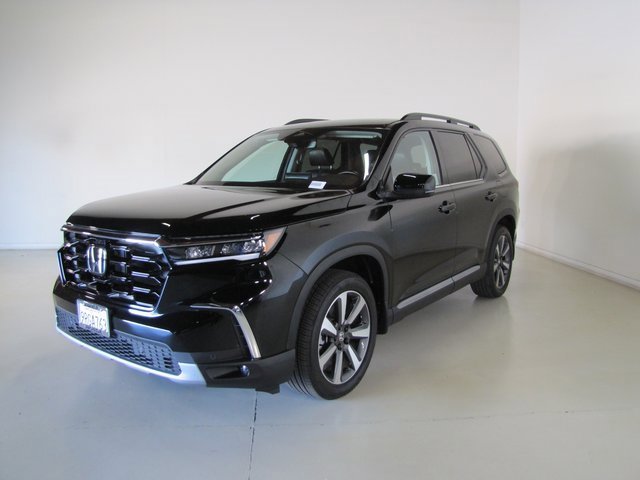 Certified 2025 Honda Pilot Touring