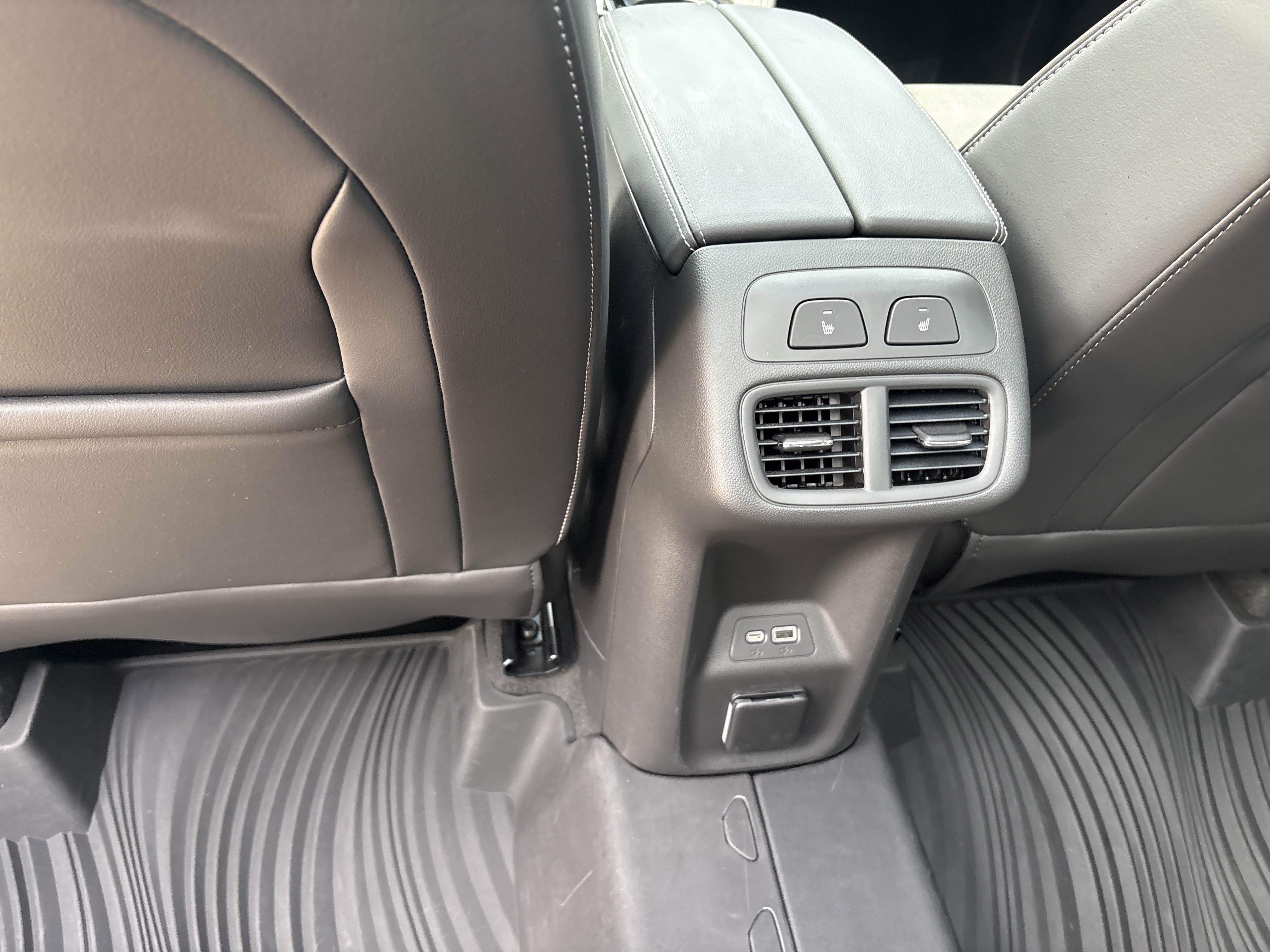 Used 2023 Buick Envision Avenir AWD/4WD image 14