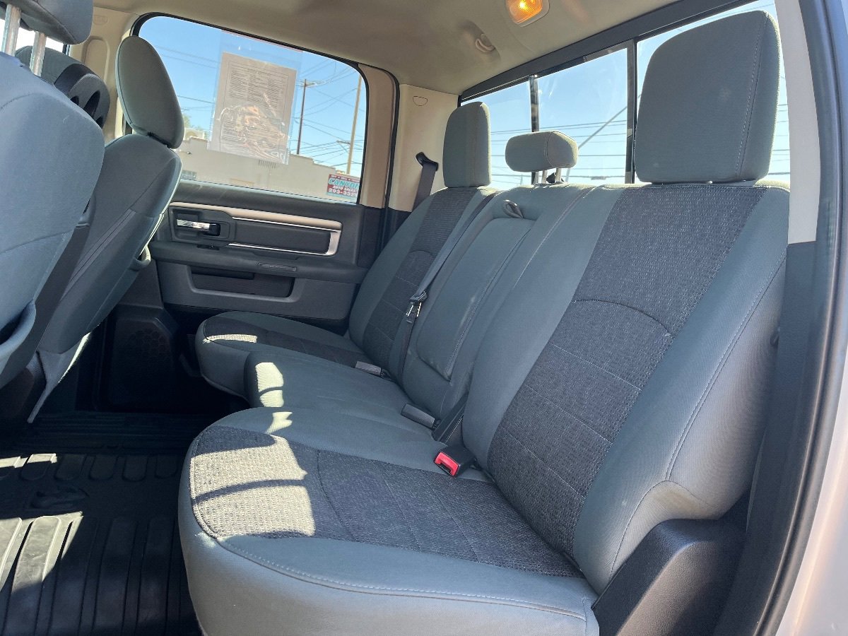 Used 2015 RAM 1500 Big Horn RWD image 28