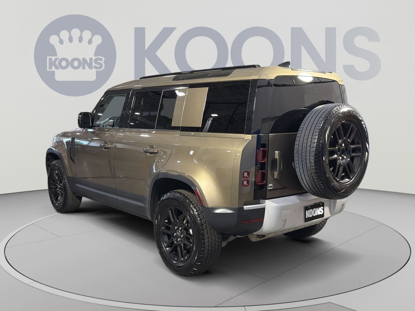 Used 2025 Land Rover Defender 110 S AWD/4WD image 4