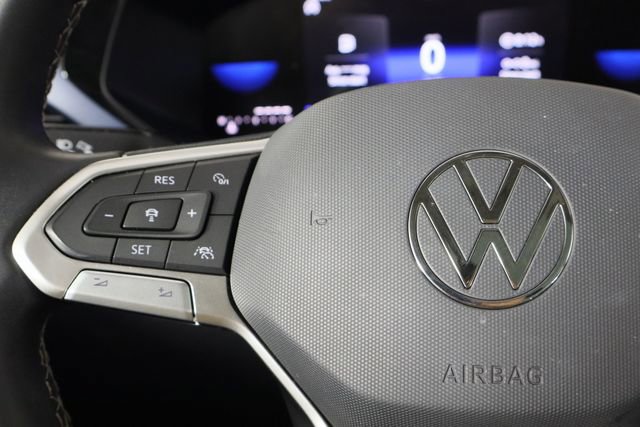 Used 2023 Volkswagen Taos SE w/ Panoramic Sunroof Package image 8