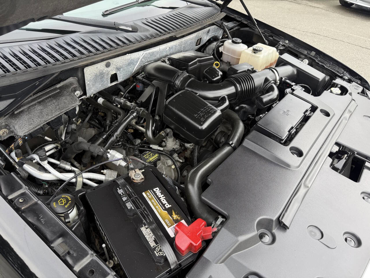 Used 2012 Ford Expedition XLT image 27