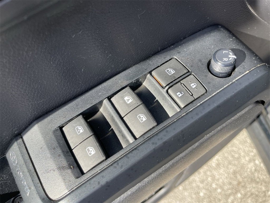 Used 2022 Toyota Tacoma SR image 13