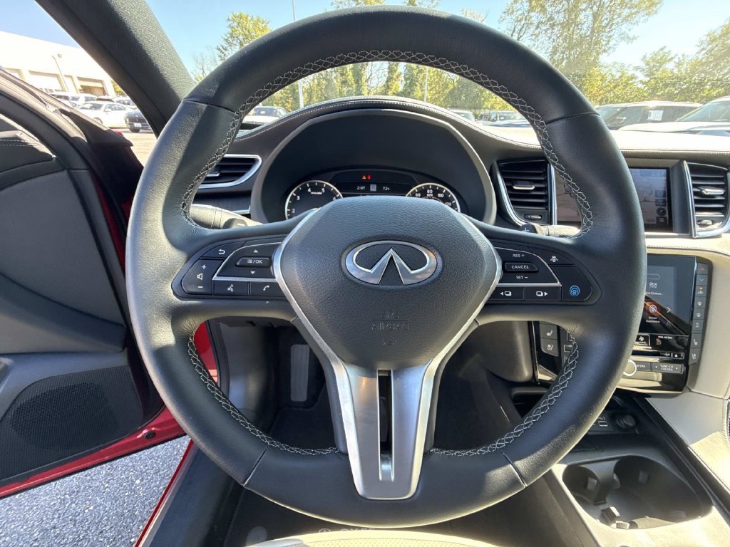 Used 2025 INFINITI QX55 Sensory w/ Lighting Package AWD/4WD image 11