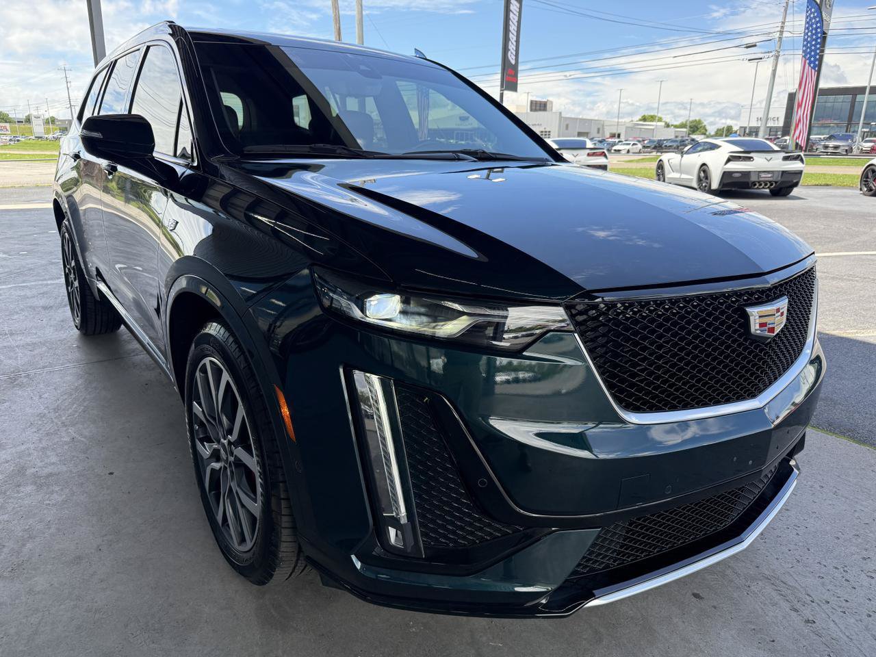 Used 2024 Cadillac XT6 Sport w/ Technology Package AWD/4WD image 3