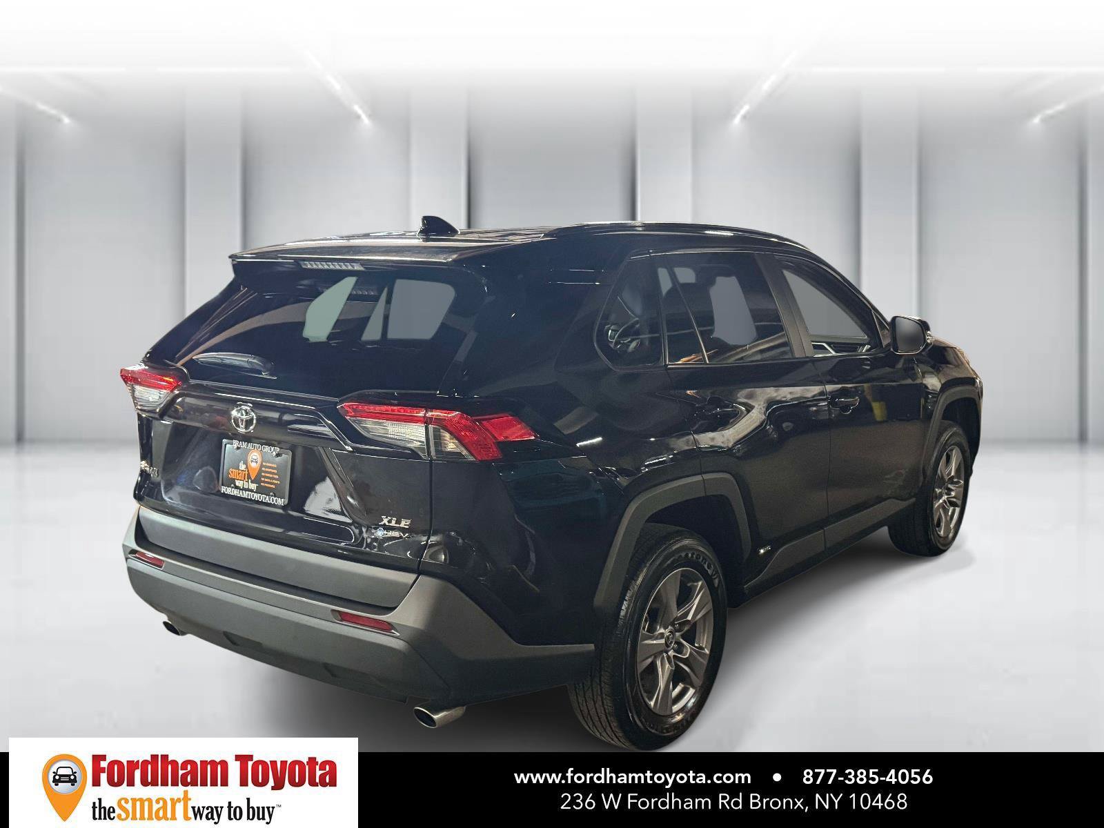 Used 2025 Toyota RAV4 XLE AWD/4WD image 7