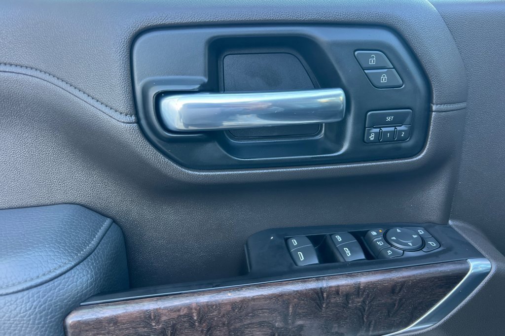 Used 2020 GMC Sierra 3500 Denali w/ Denali Ultimate Package image 8