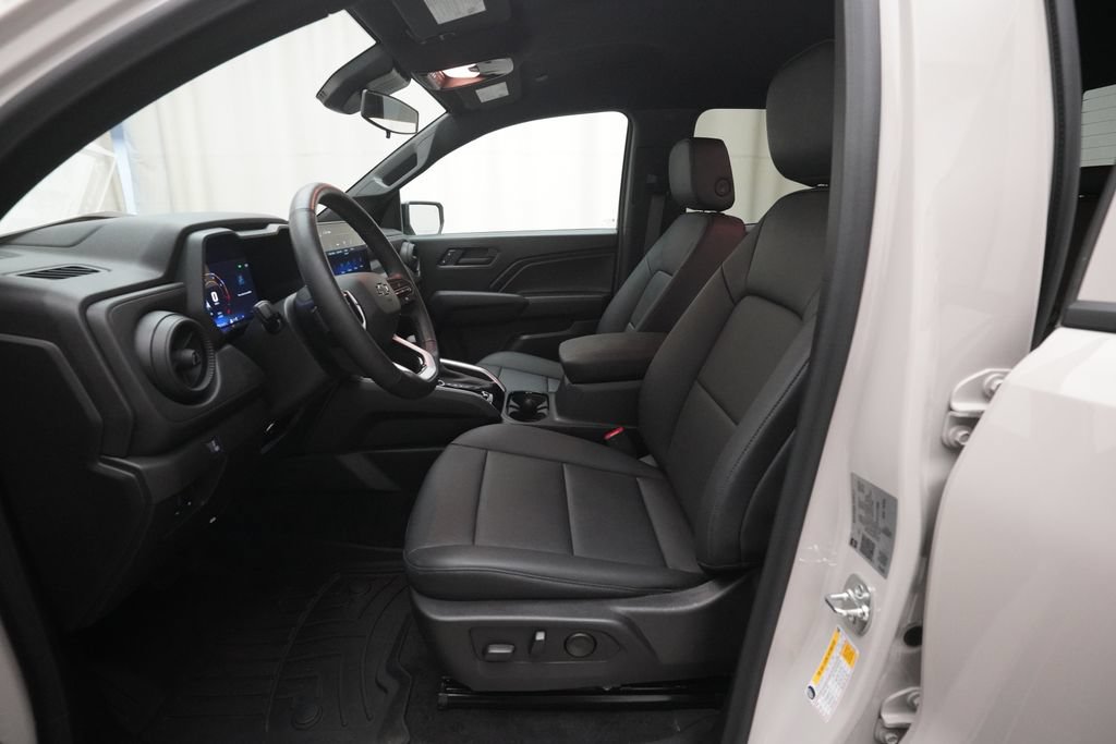 Used 2026 Chevrolet Colorado Trail Boss AWD/4WD image 16