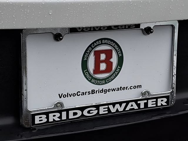 Certified 2026 Volvo XC40 B5 Plus AWD/4WD image 28