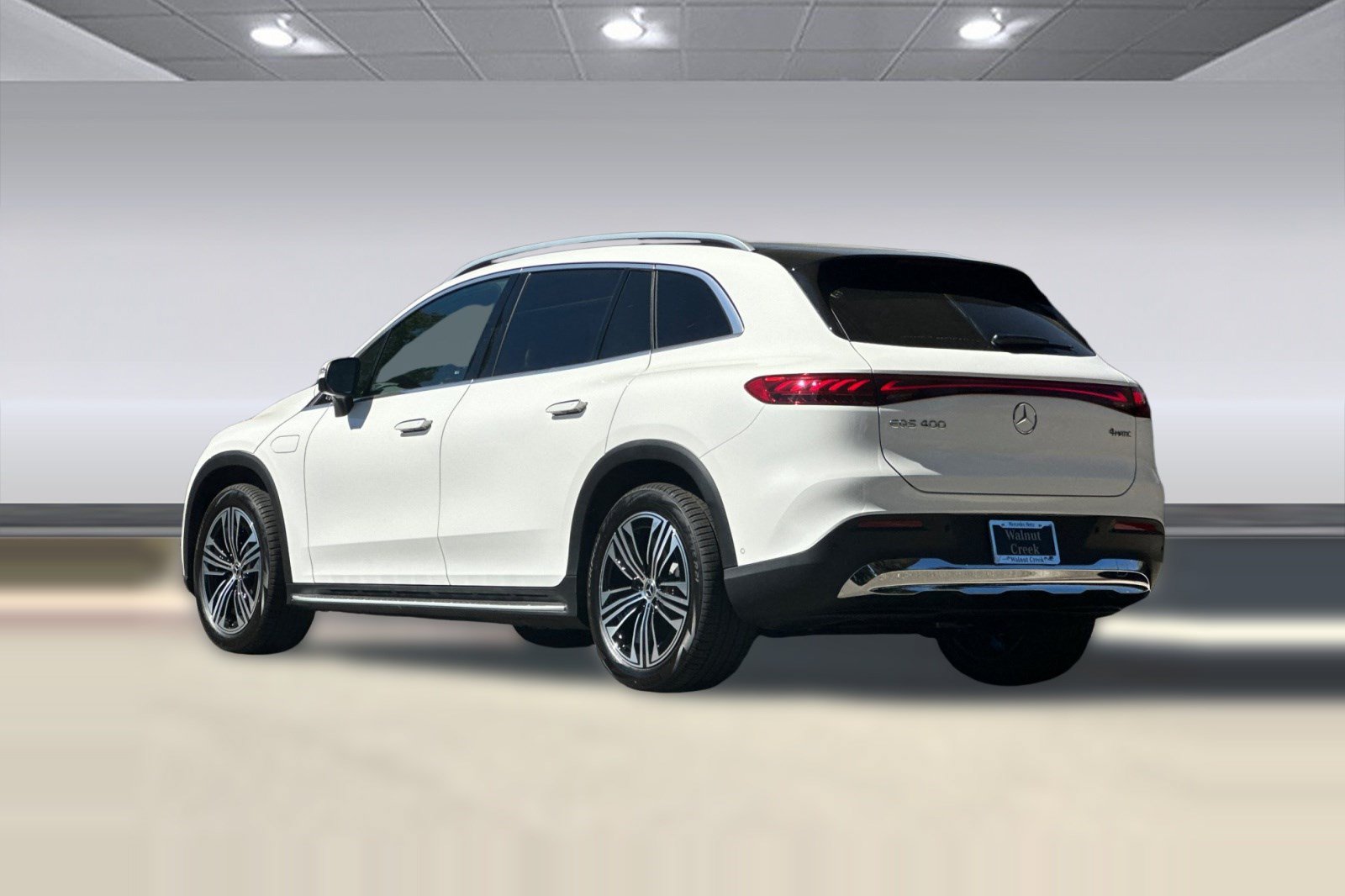 New 2027 Mercedes-Benz EQS 400 4MATIC SUV image 3