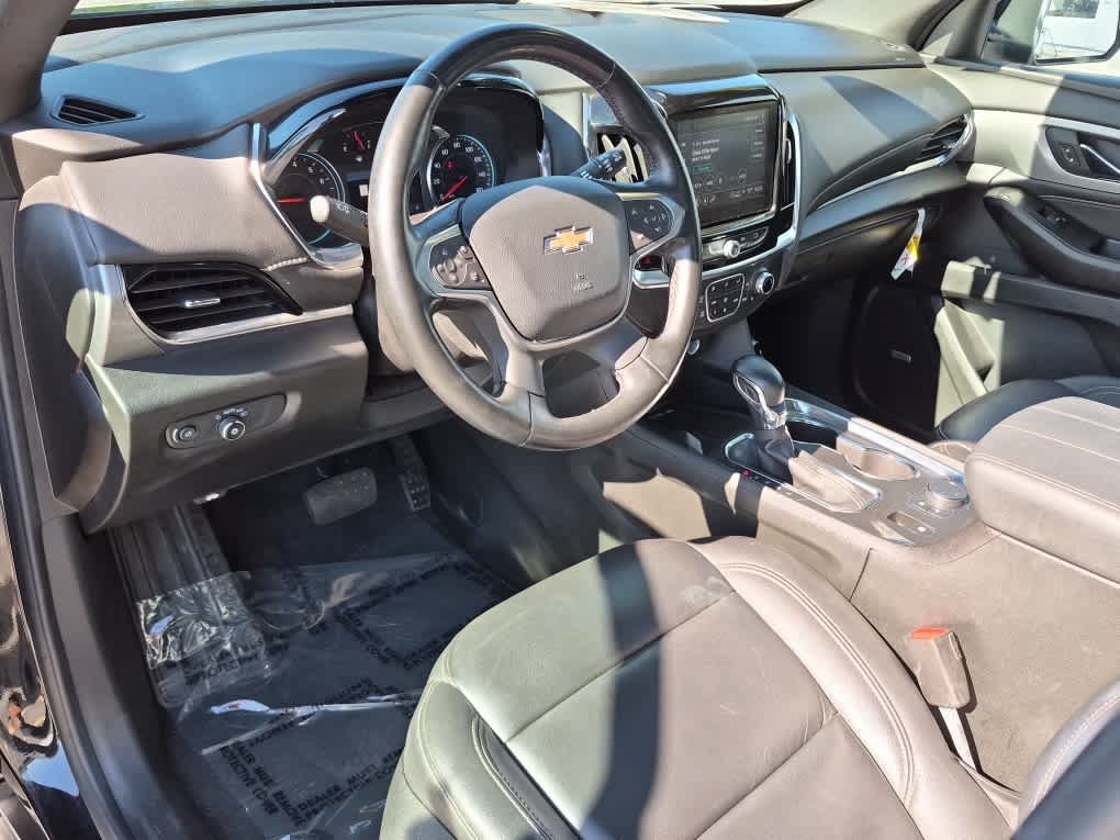Used 2023 Chevrolet Traverse LT w/ LT Premium Package AWD/4WD image 14