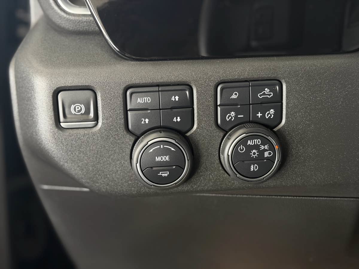 Used 2022 Chevrolet Silverado 1500 LT Trail Boss w/ LT Trail Boss Premium Package AWD/4WD image 54