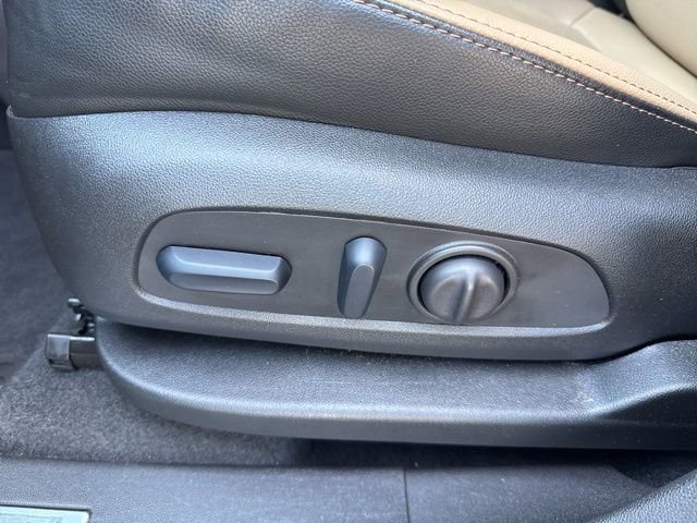 Used 2024 Chevrolet Equinox Premier AWD/4WD image 11