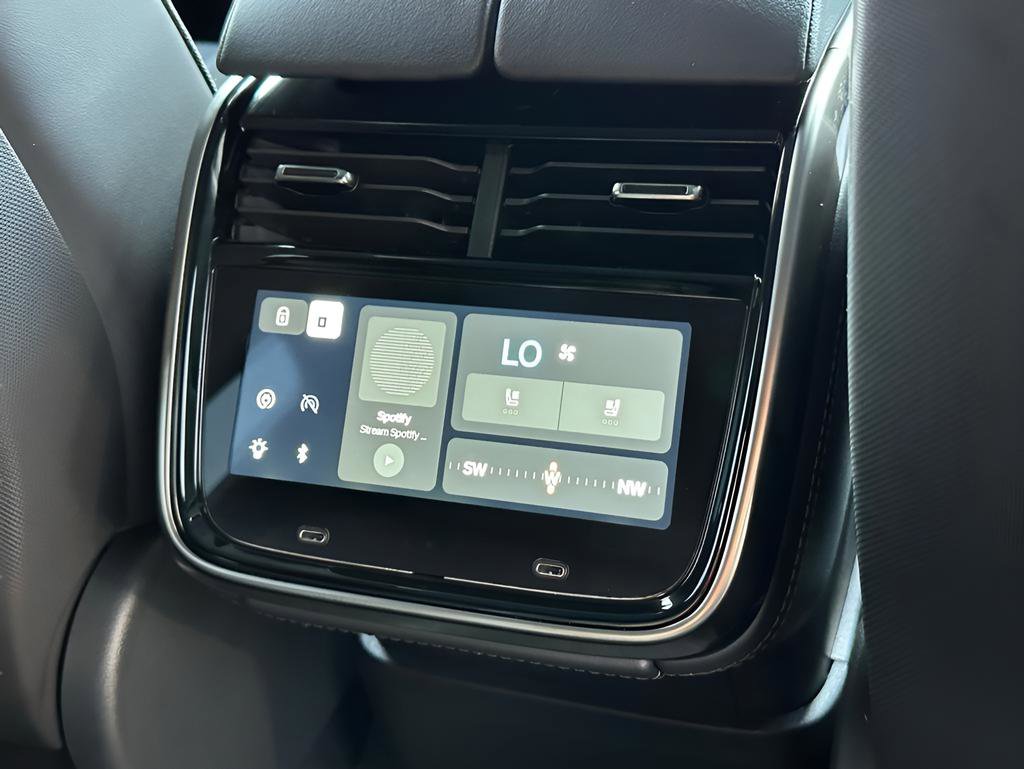 Used 2022 Rivian R1S Adventure image 35