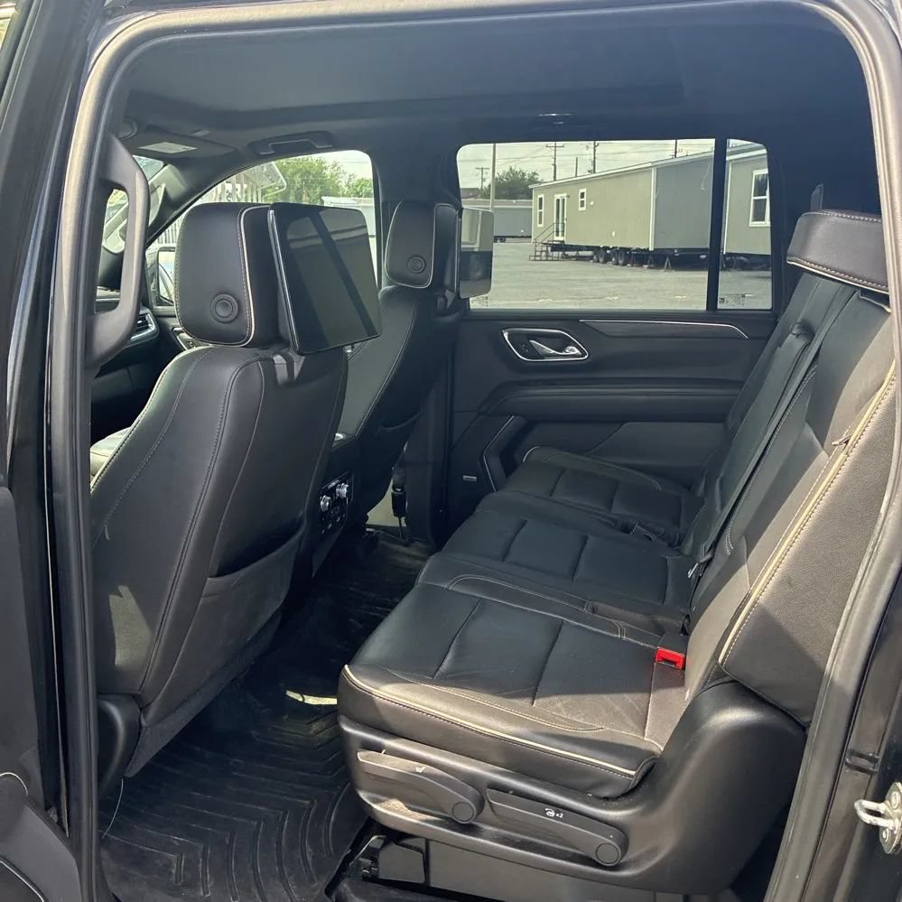 Used 2021 GMC Yukon XL SLT w/ SLT Premium Package AWD/4WD image 7