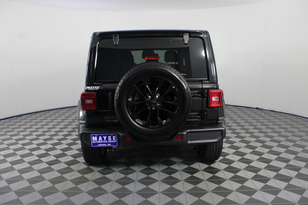 Used 2025 Jeep Wrangler Unlimited Sahara AWD/4WD image 22