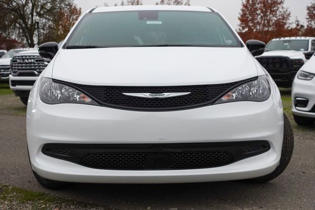 New 2026 Chrysler Voyager LX image 3