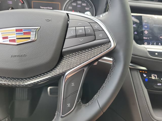 New 2026 Cadillac XT5 Sportv w/ LPO, Floor Liner Package AWD/4WD image 12