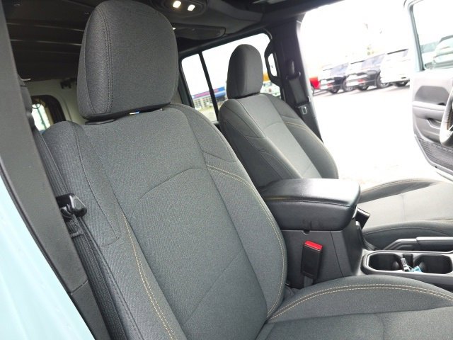 Used 2024 Jeep Wrangler Willys image 39