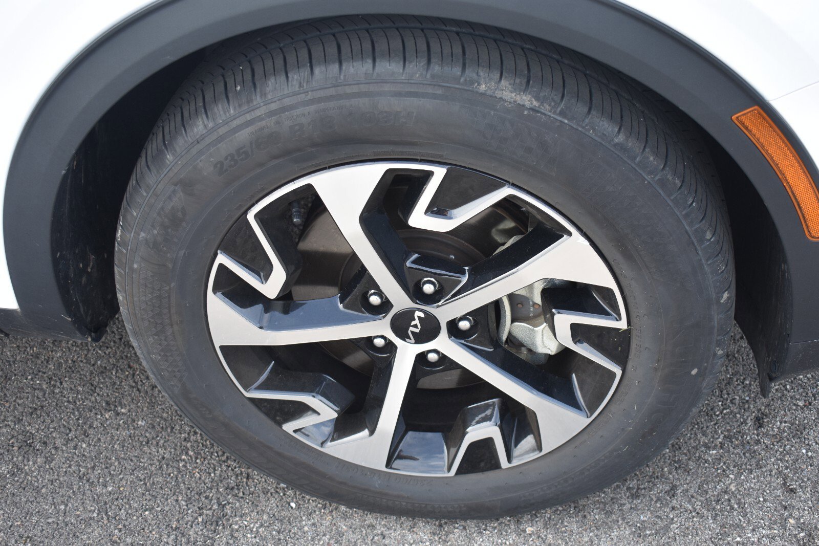 Used 2024 Kia Sportage EX FWD image 11