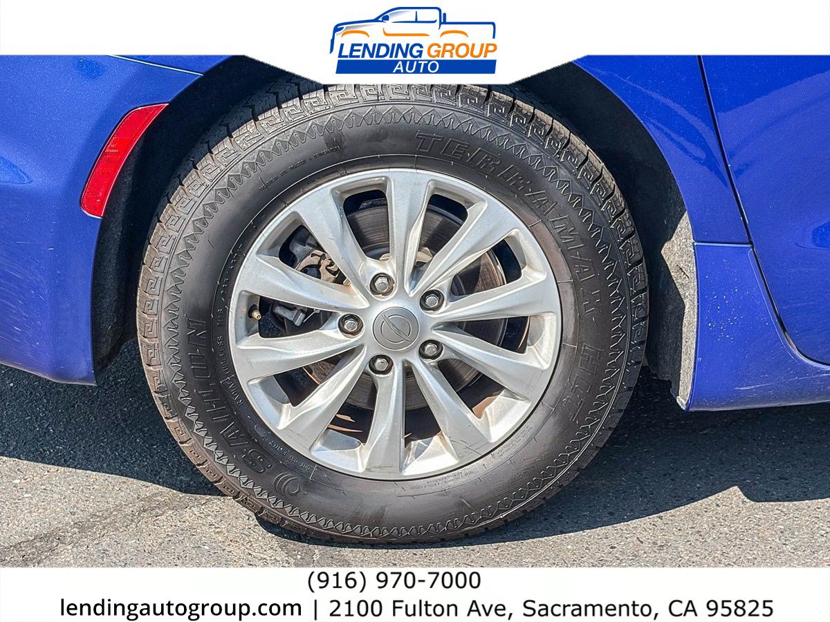 Used 2019 Chrysler Pacifica Touring Plus FWD image 10