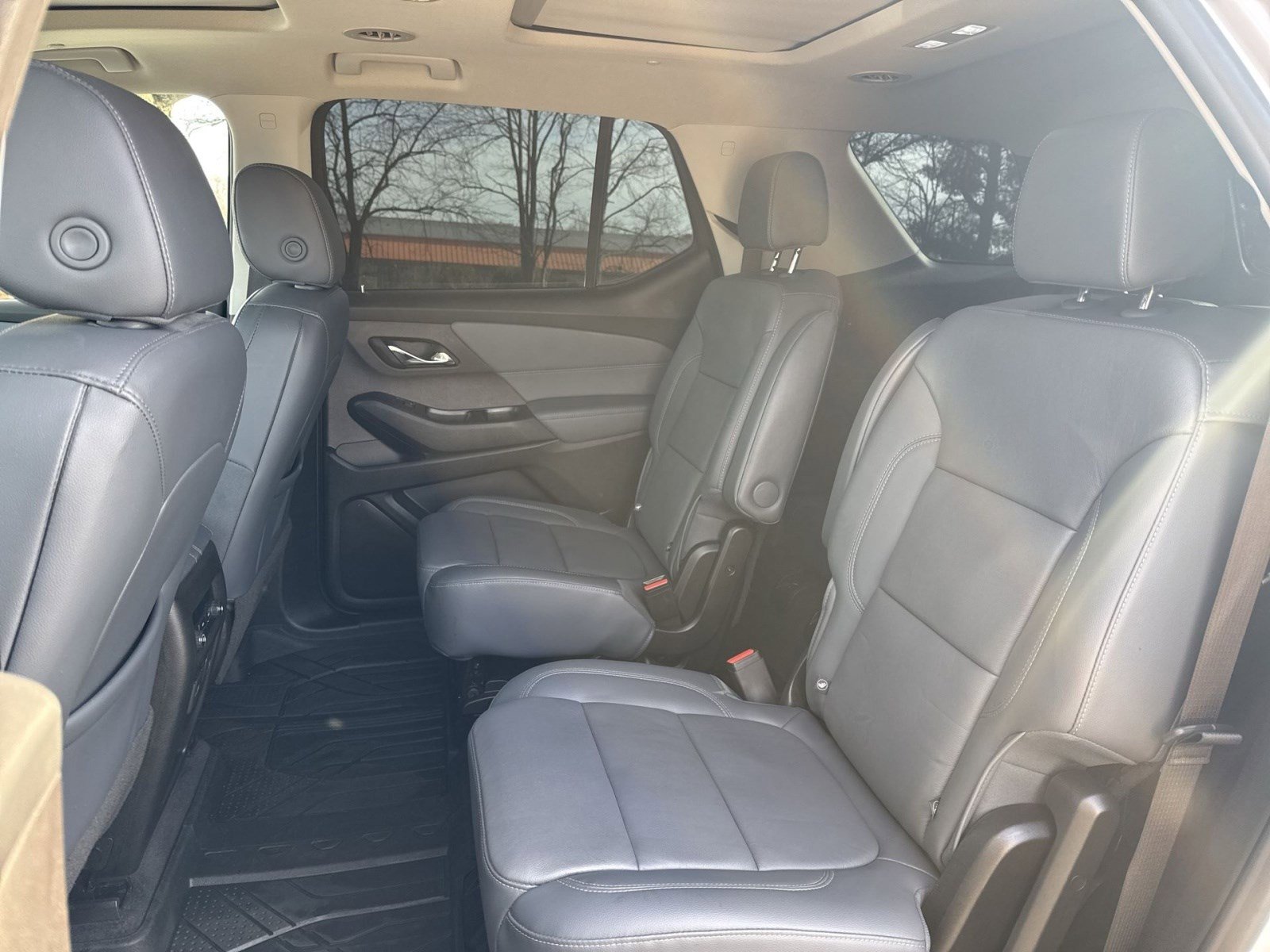 Used 2019 Chevrolet Traverse LT w/ LT Premium Package image 24