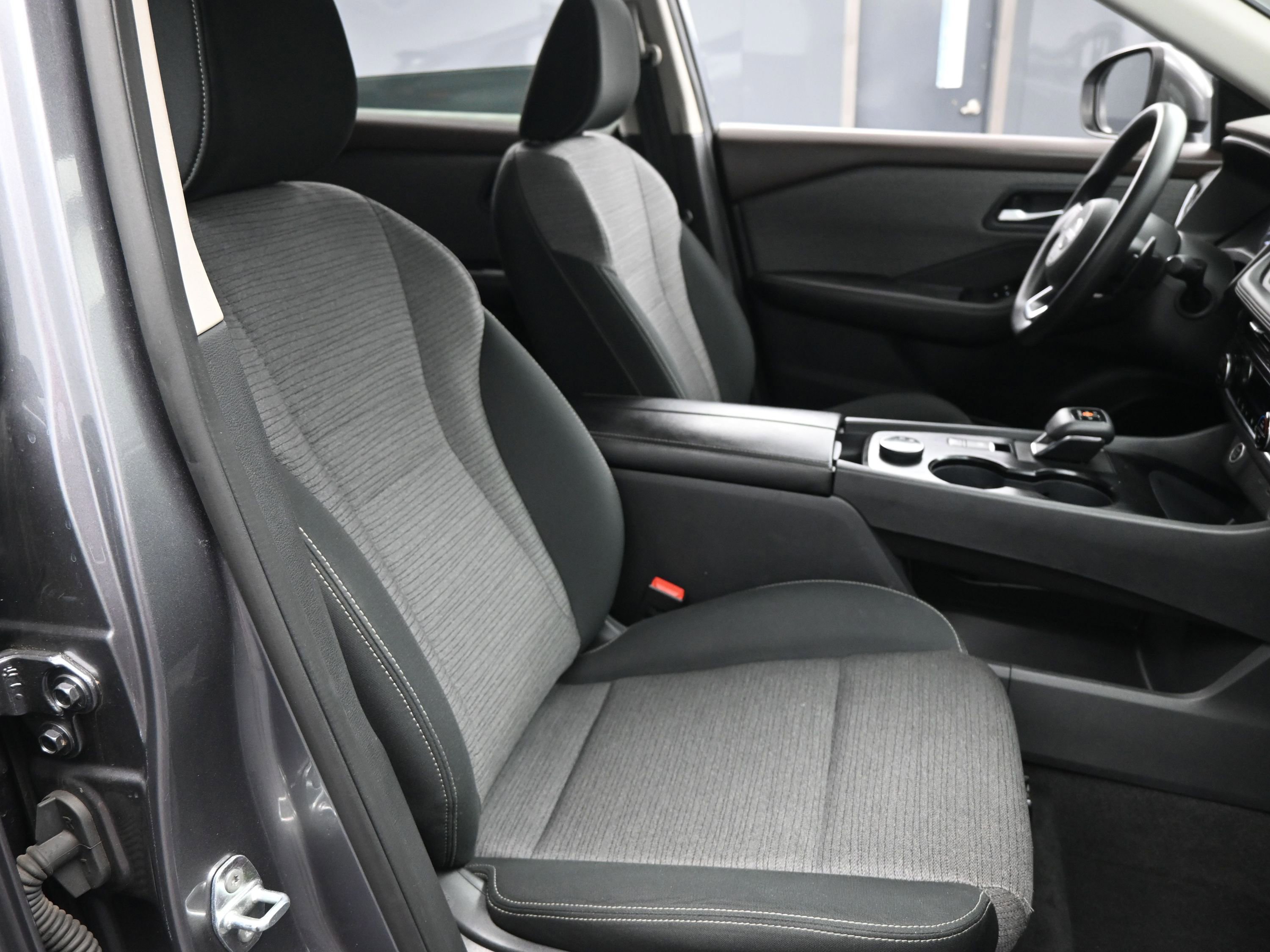 Certified 2023 Nissan Rogue SV image 15