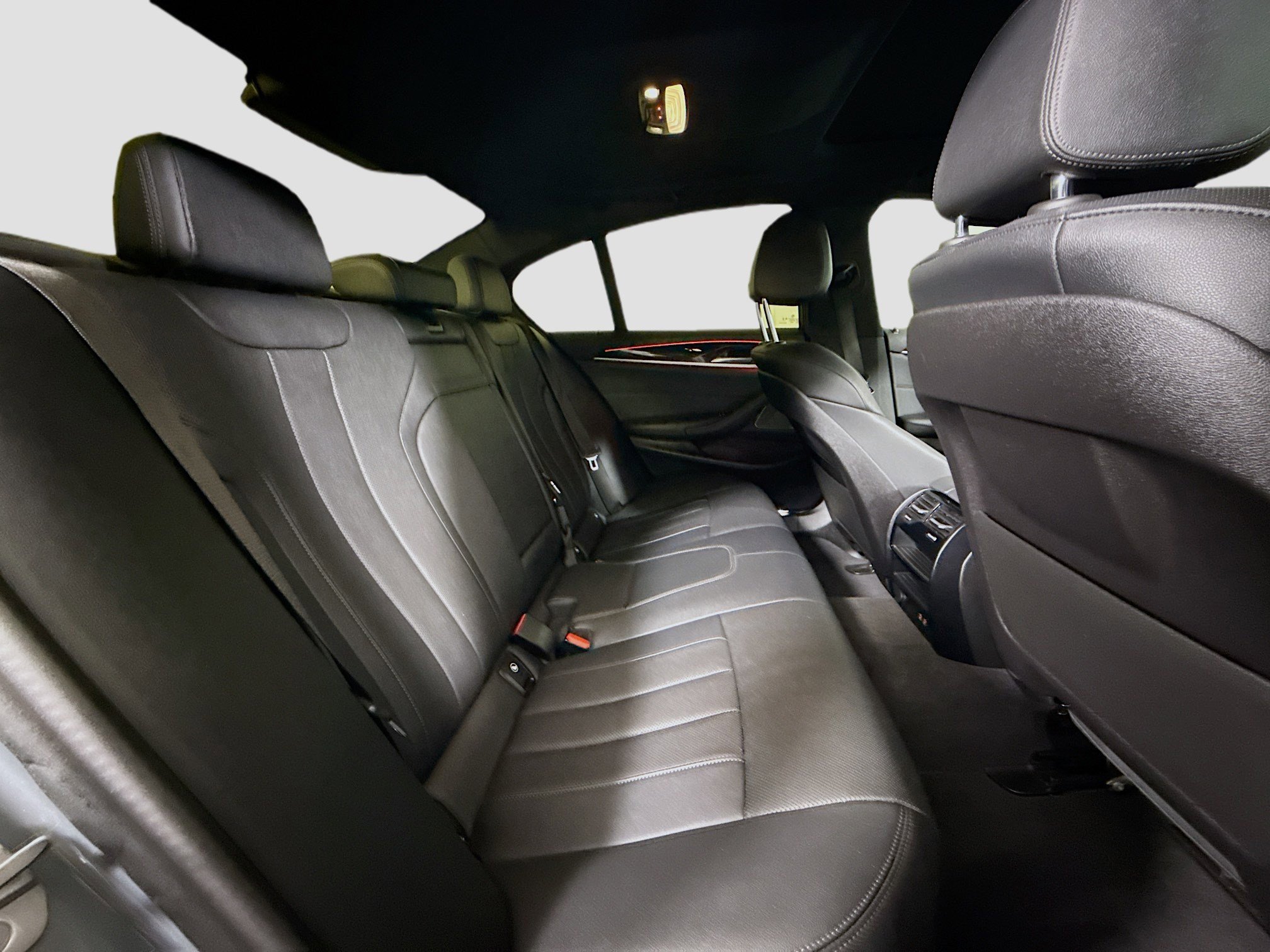 Used 2023 BMW 530i w/ Premium Package RWD image 27