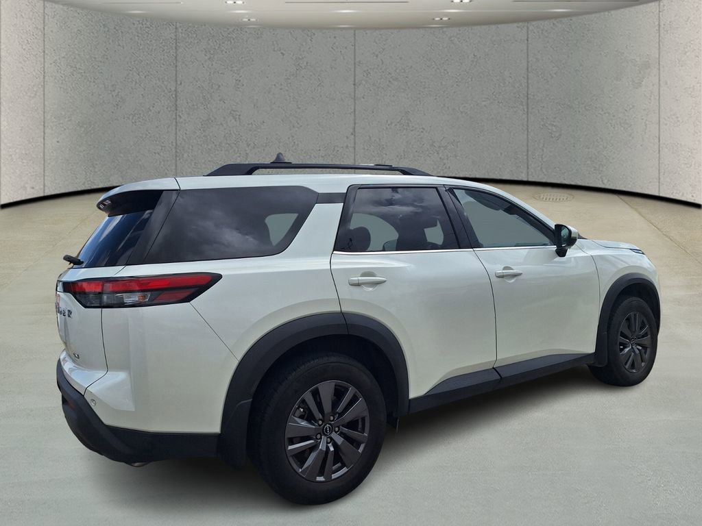 Used 2024 Nissan Pathfinder SV image 5