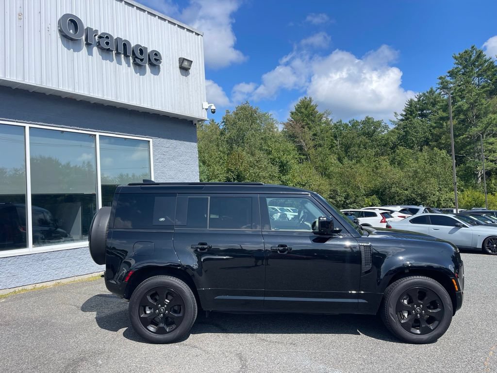 Used 2024 Land Rover Defender 110 X-Dynamic SE AWD/4WD image 8