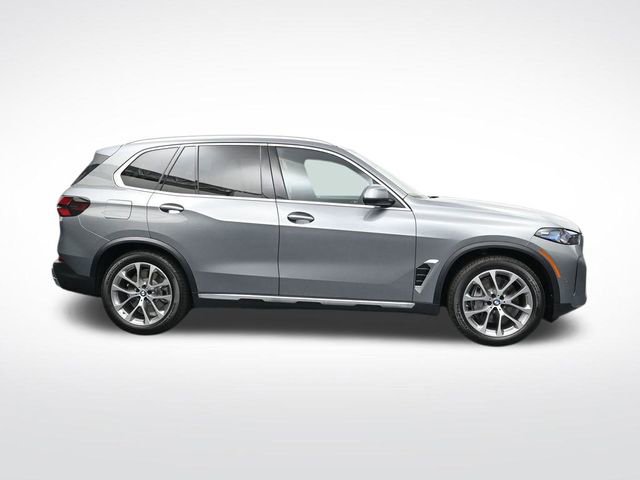 New 2026 BMW X5 xDrive50e w/ Climate Comfort Package image 3