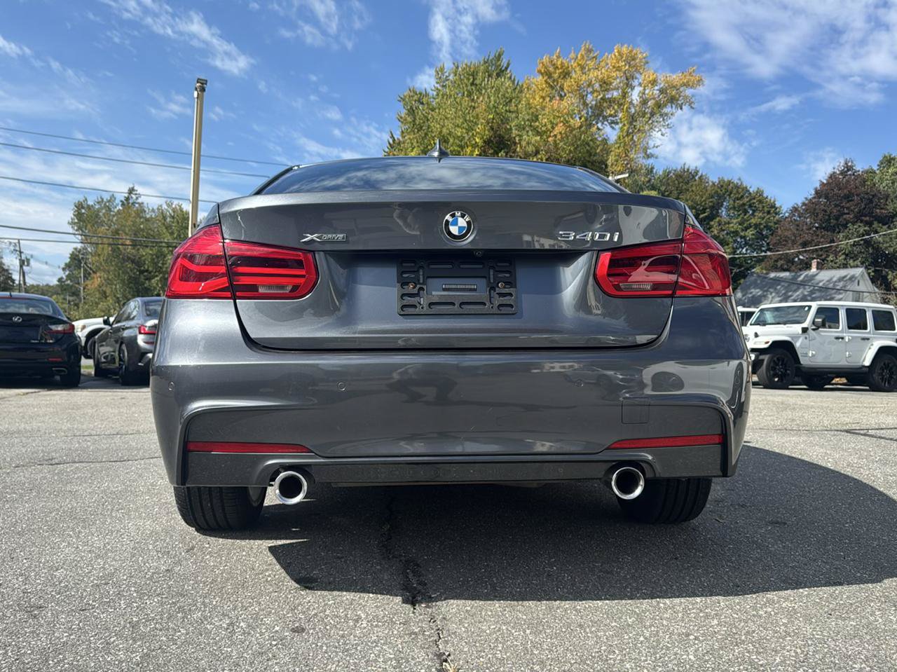 Used 2017 BMW 340i xDrive Sedan AWD/4WD image 11