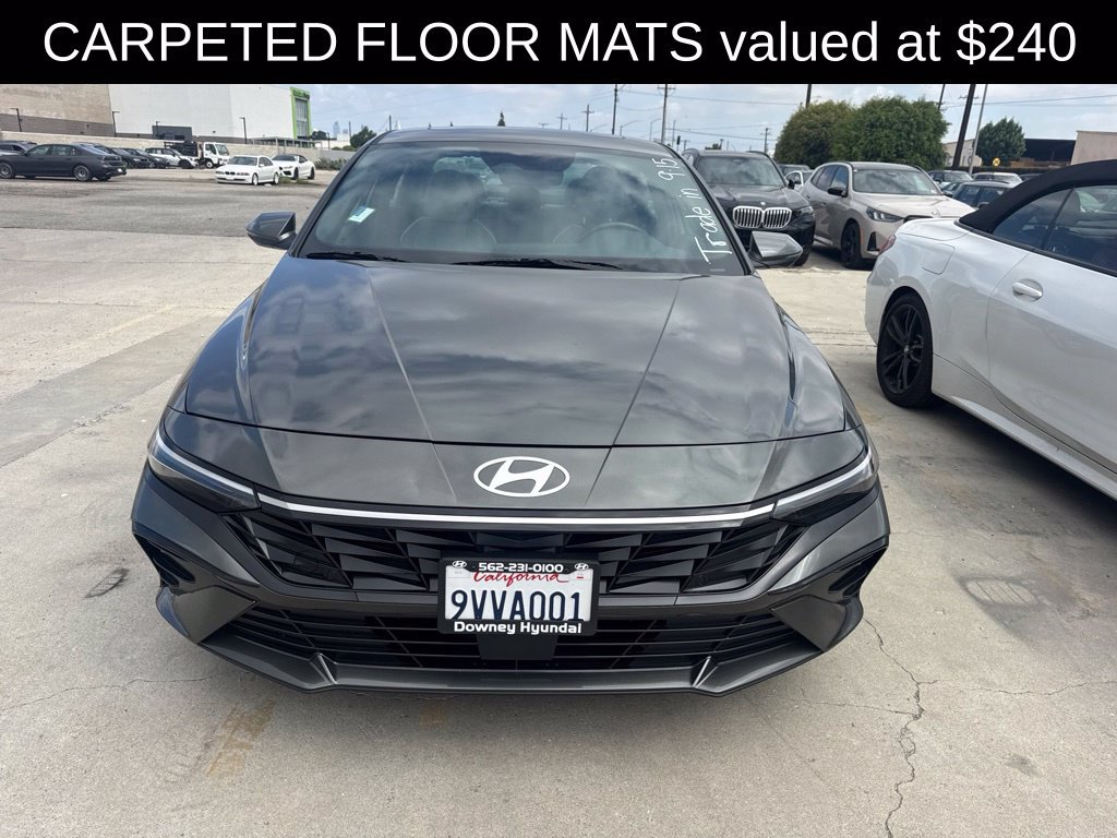 Used 2025 Hyundai Elantra Limited FWD image 2